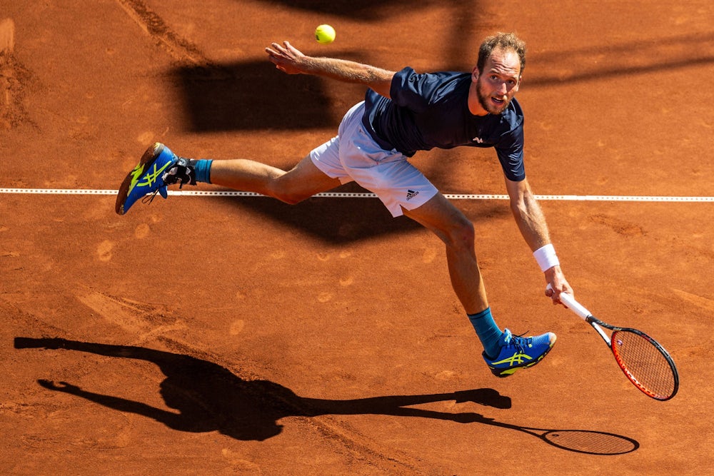 berichterstattung über einen tennisstar, der zu einer sperre von 6,75 jahren verurteilt wurde. alle details zur entscheidung und den hintergründen jetzt lesen.