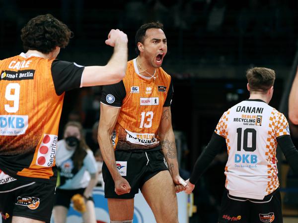 entdecken sie jj sowa, eine prägende persönlichkeit der männer-volleyballszene, bekannt für seine beeindruckenden leistungen und seinen nachhaltigen einfluss auf den sport.